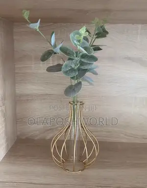 Gold Classy Flower Vase