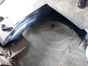 Fender Hyundai Elantra 2012.