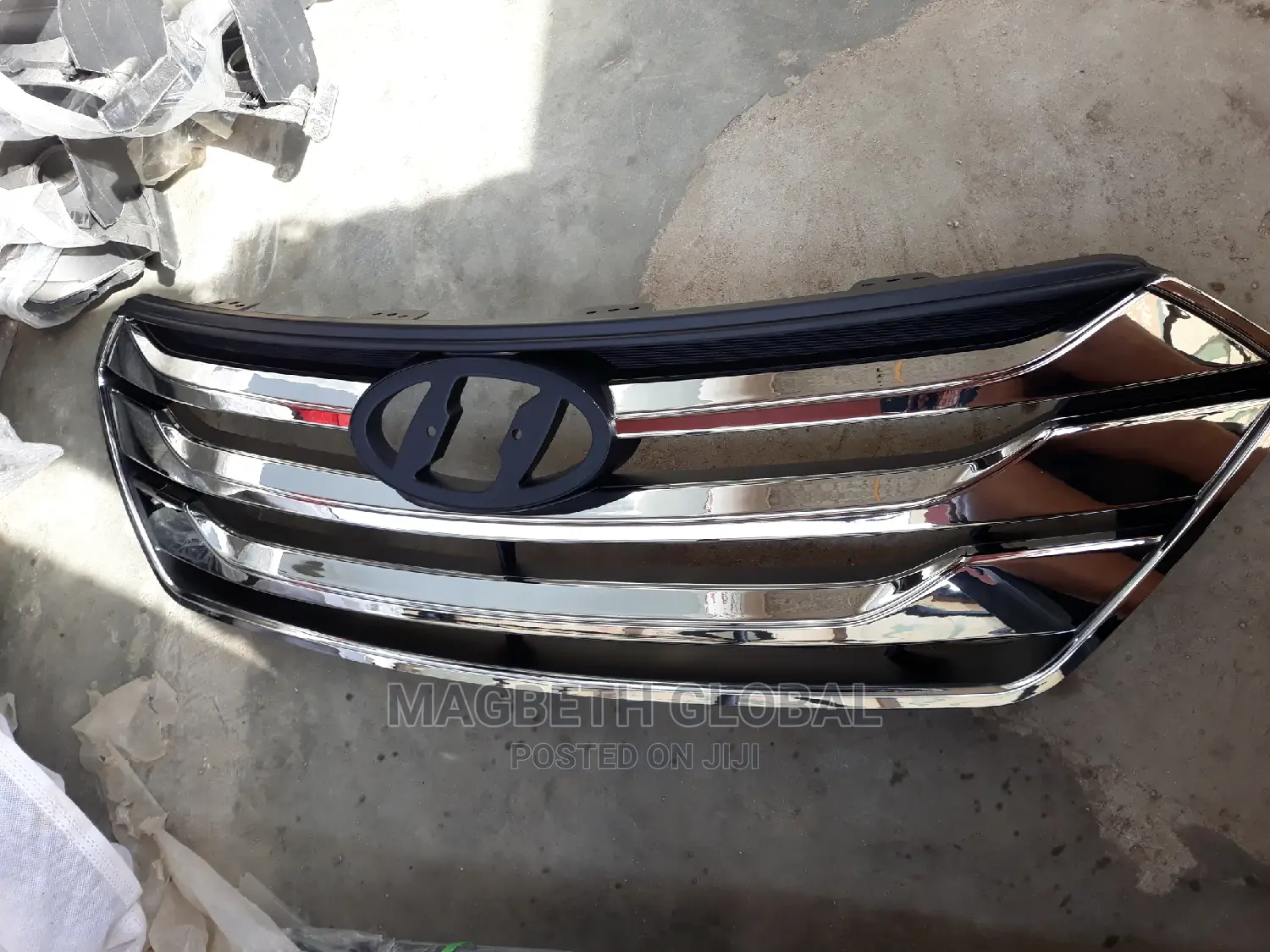 Front Grill Santafe 2012.