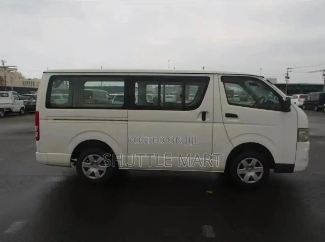 Toyota HiAce 2010