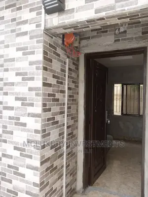 Mini Flat in Off Admiralty Road, for rent