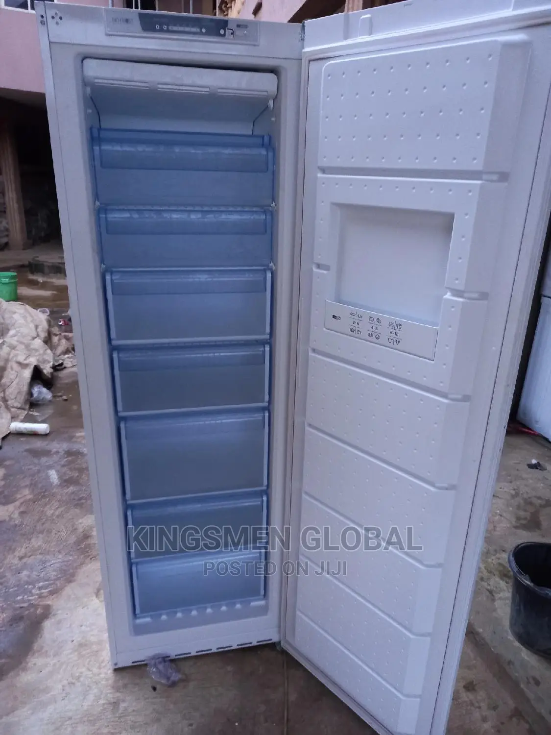 Bosch 8 Steps Standing Freezer