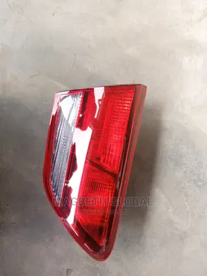 Booth Light Kia Rio 2018