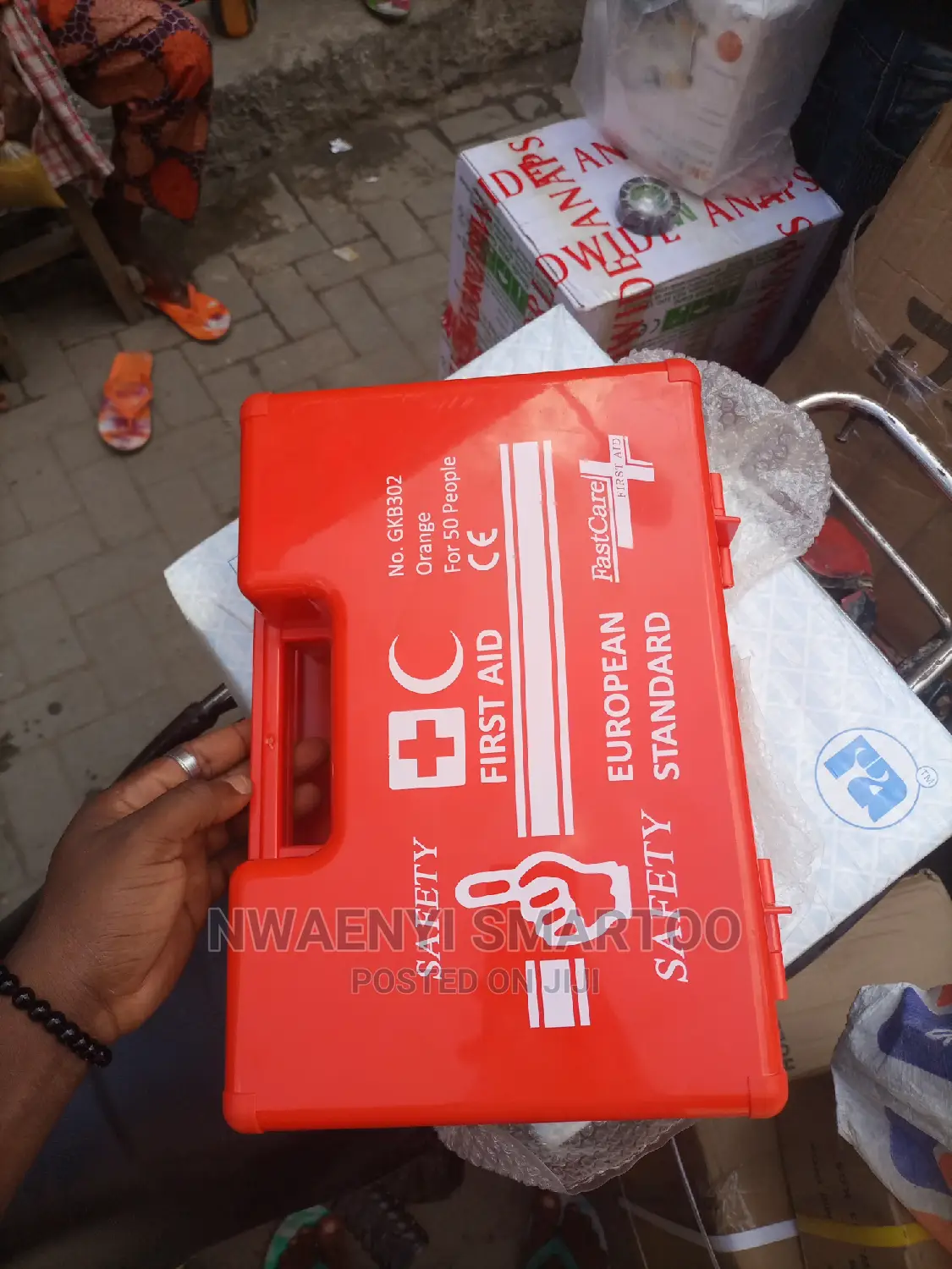 100 People First Aid Box