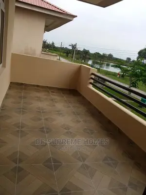 6bdrm Duplex in Adiva Beachwood, Lakowe for rent