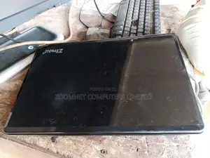 Laptop Zinox Ultra-Book Pro 2GB Intel HDD 250GB
