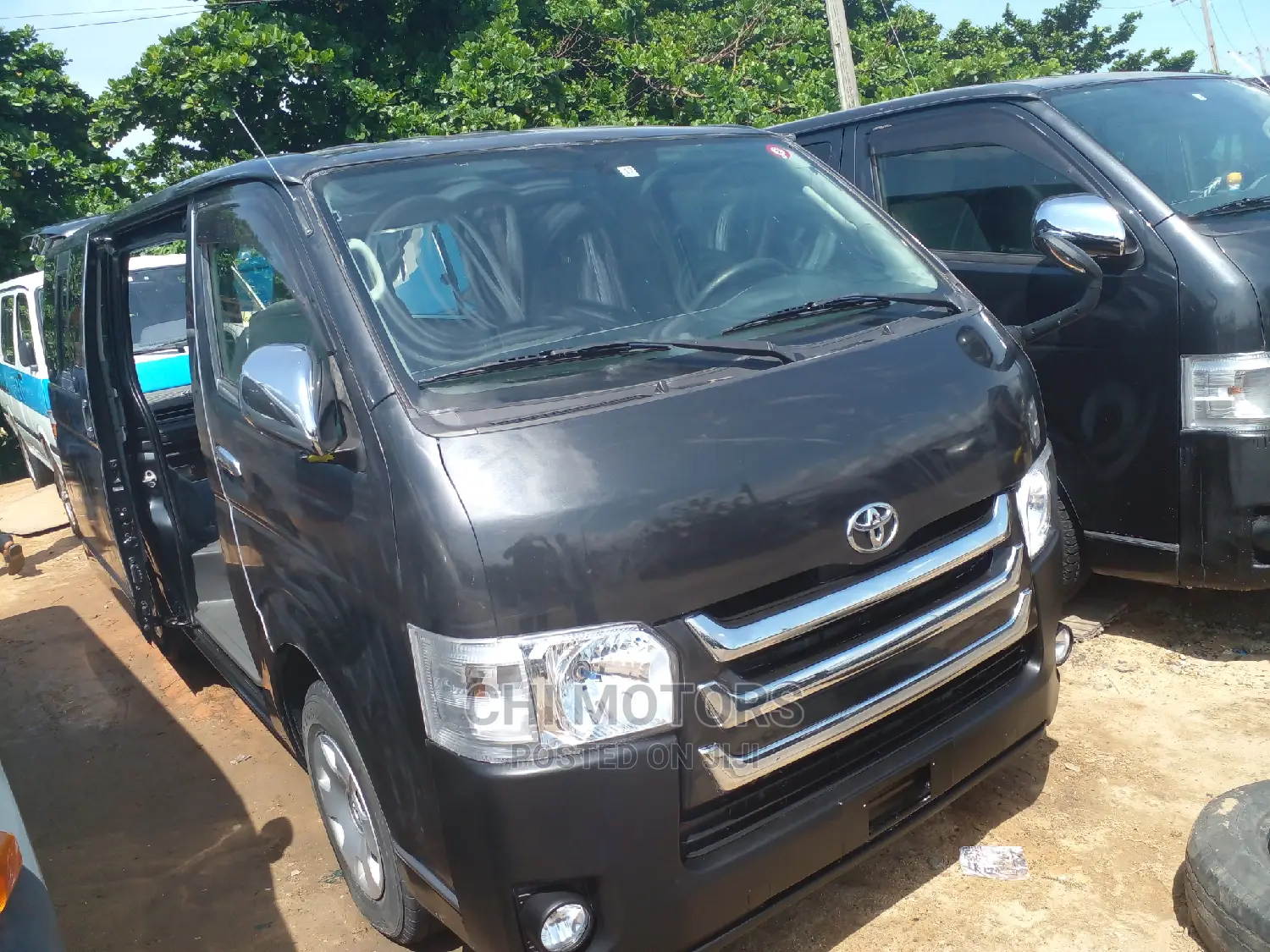 Toyota HiAce 2014 Black
