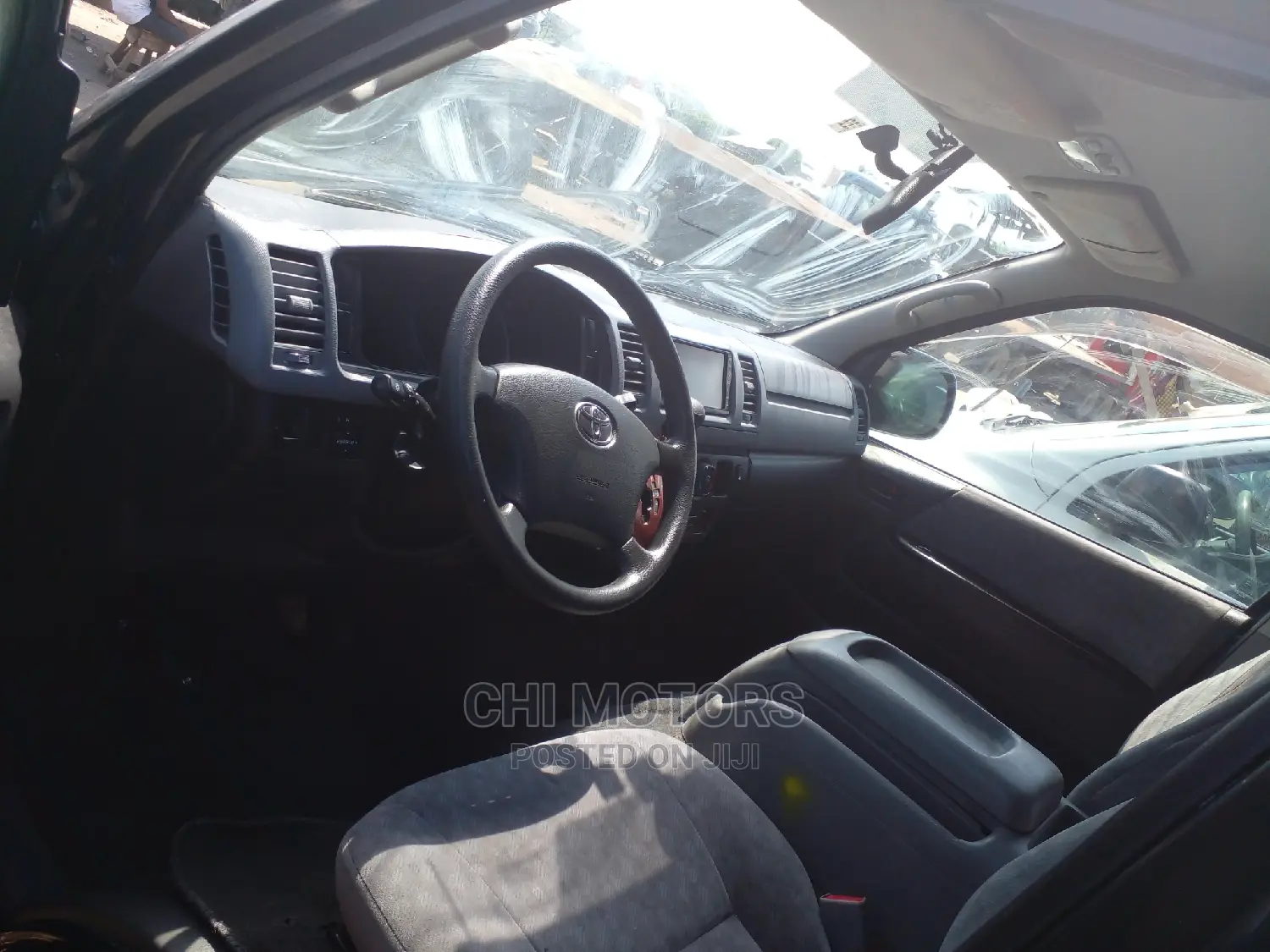 Toyota HiAce 2014 Black