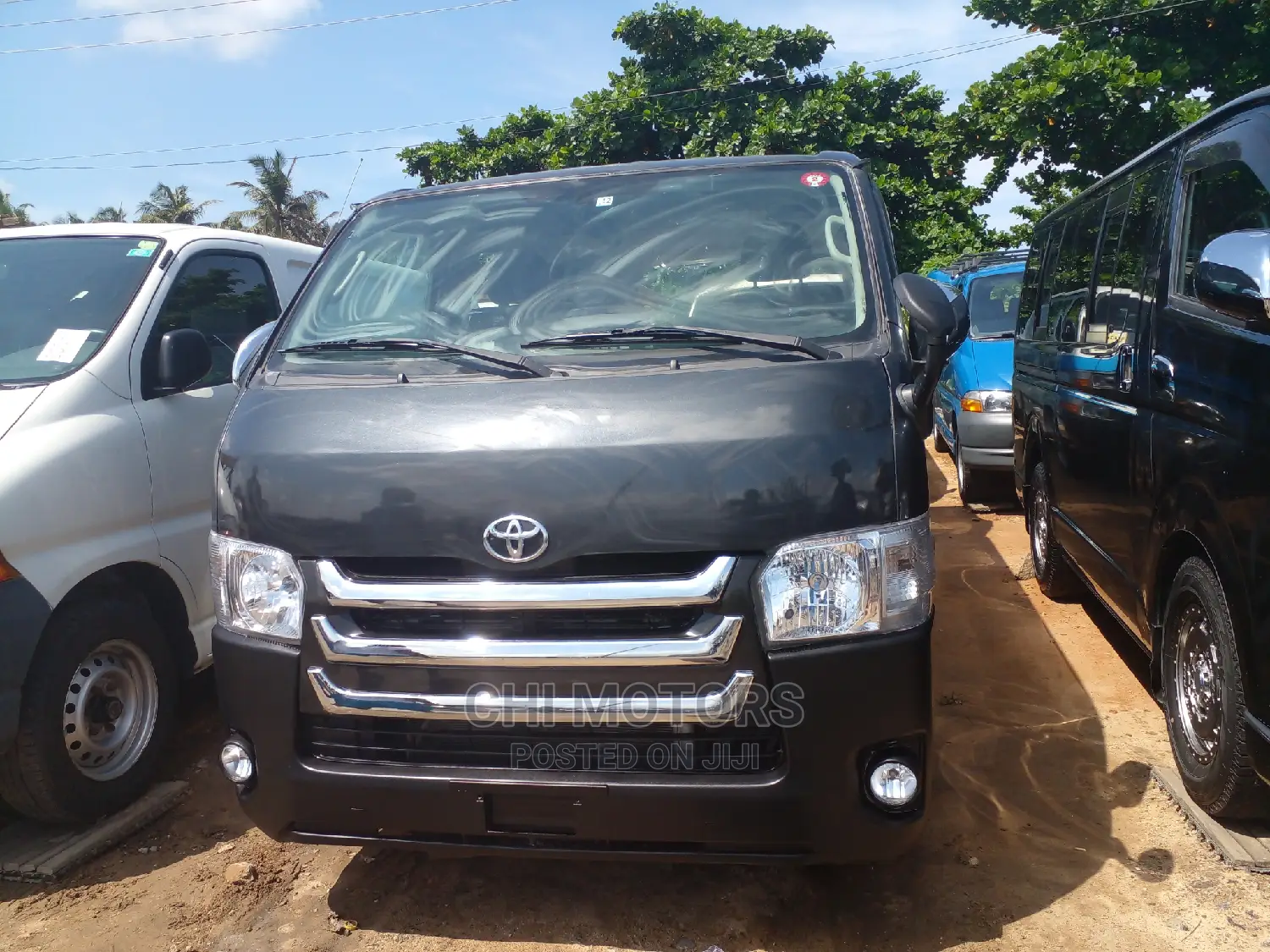 Toyota HiAce 2014 Black