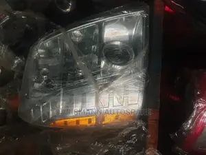 Head Lamp Escalade 2010