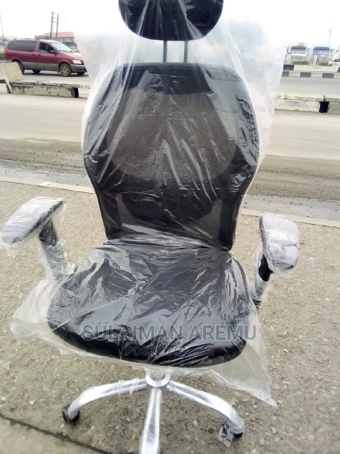 Quality Executive Swivel Mesh Adjustable Office Arm Chair.