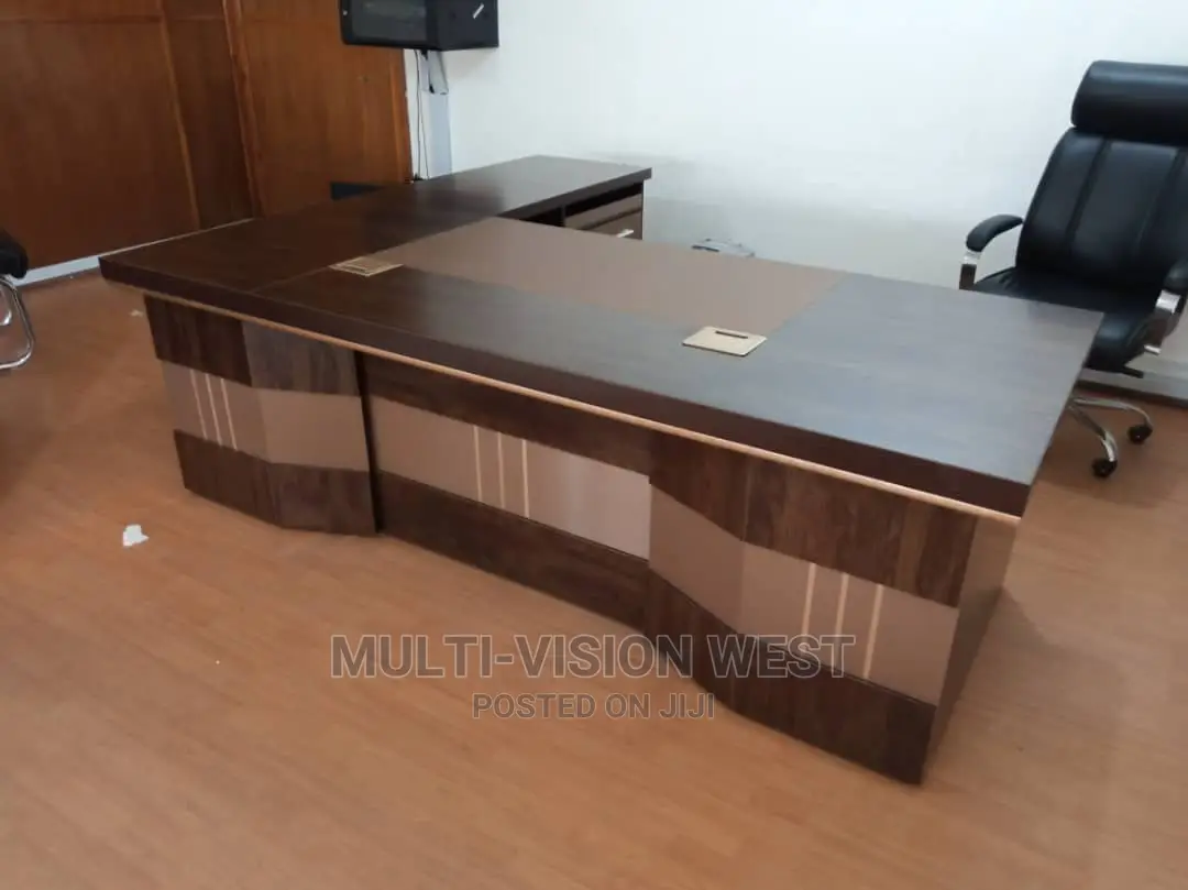 Executive Offlice Table Scratch Proof