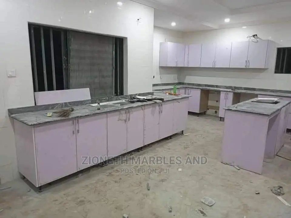 Kitchen Top Well Installed With Granite Slab.
