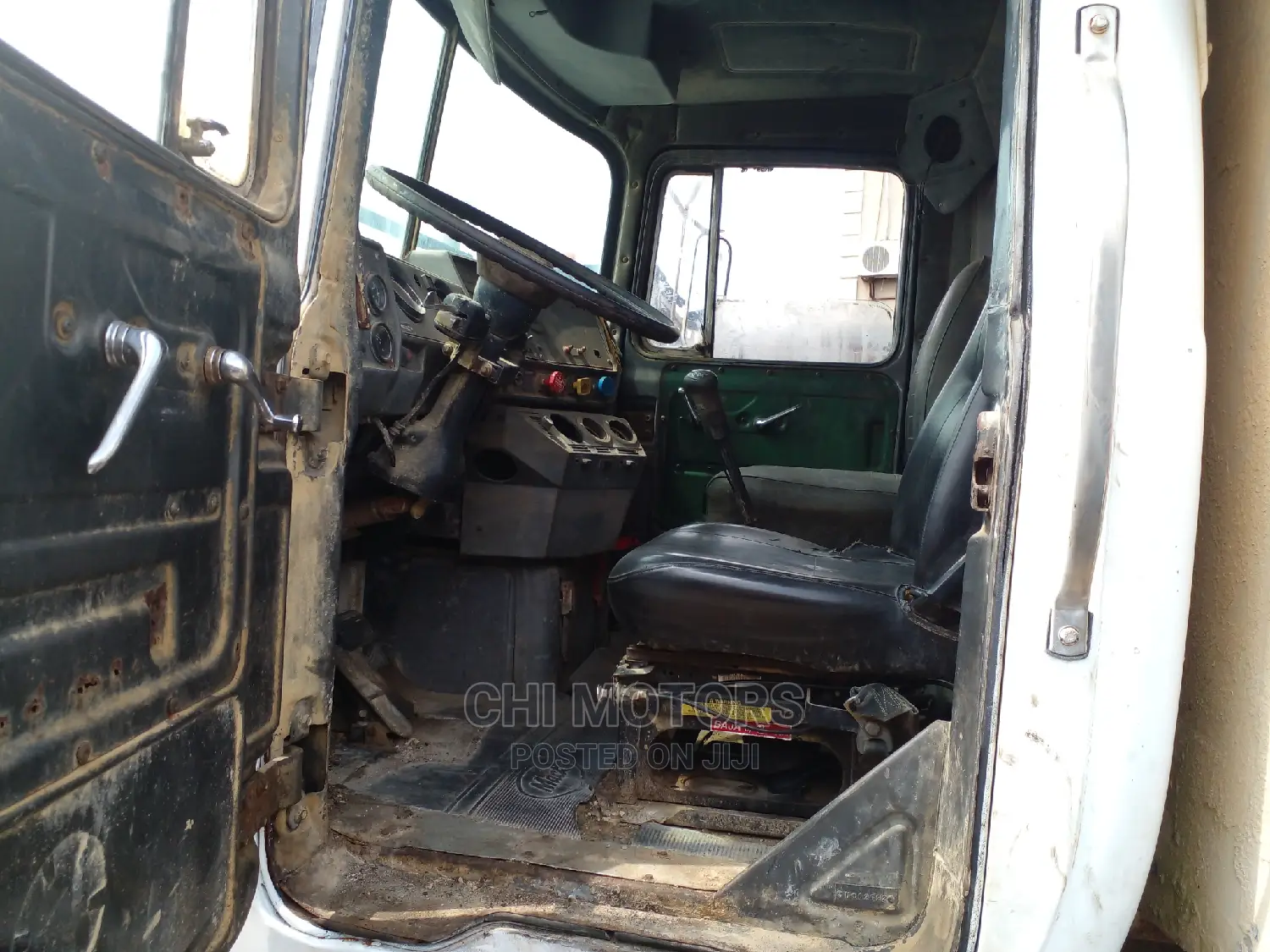 Mack Tipper 10tyres