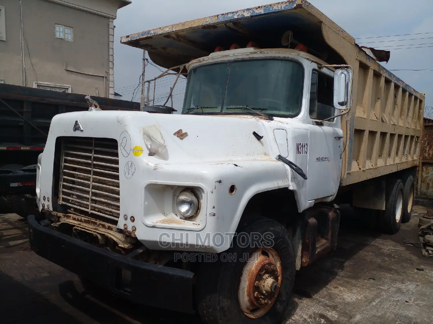 Mack Tipper 10tyres