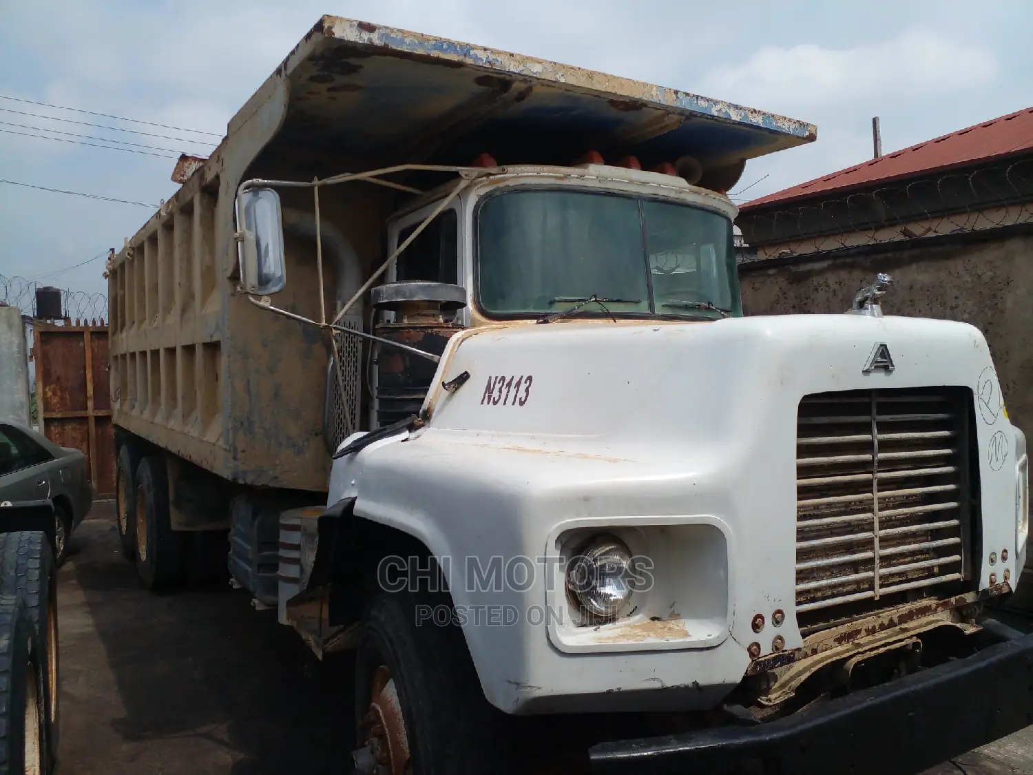 Mack Tipper 10tyres