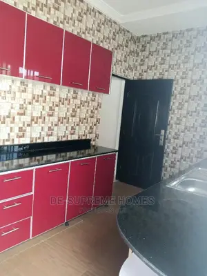 4bdrm Bungalow in Mayfair Gardens, Awoyaya for rent