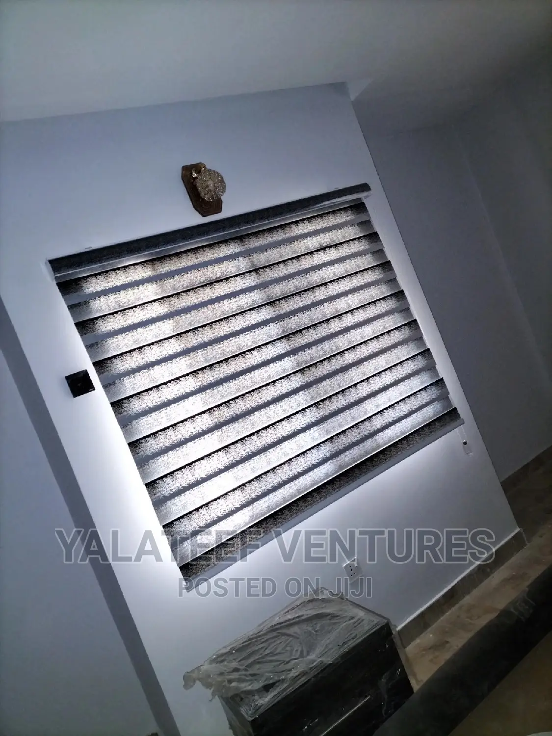 Window Blinds / Day Night/Vertical and Venetian Blind