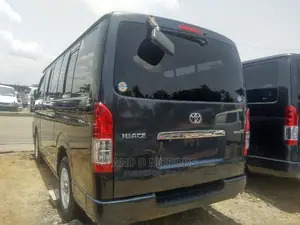 Toyota HiAce 2010 Black