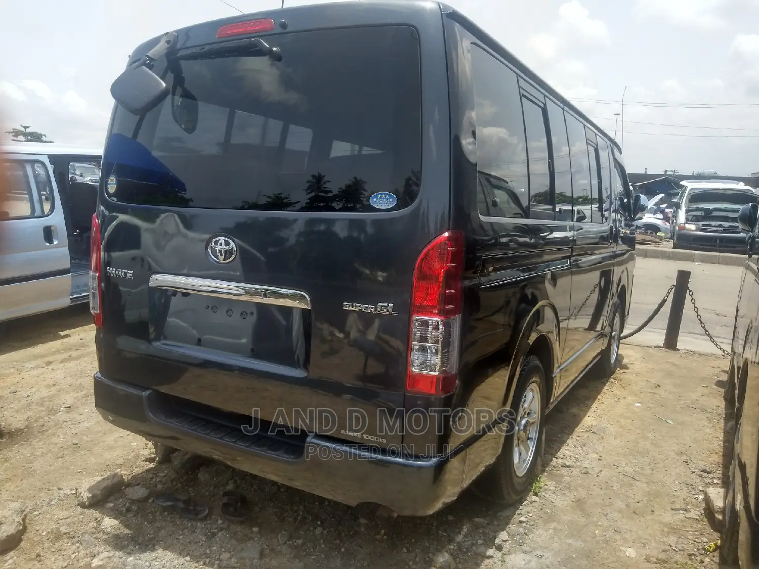 Toyota HiAce 2010 Black