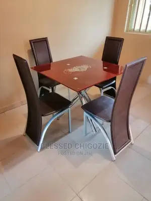 Dinning With Four Chairs