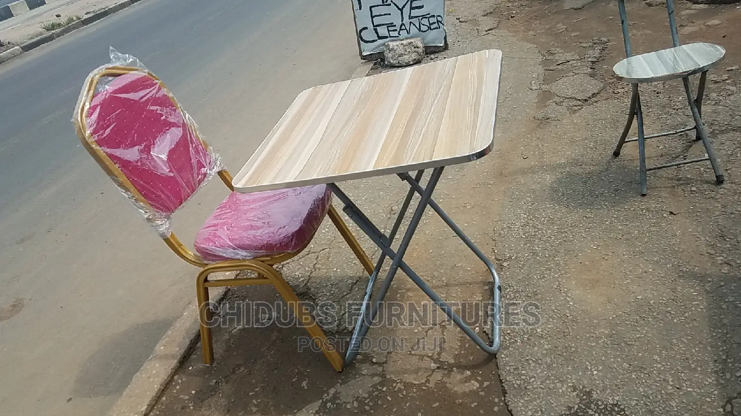 Potable Folding Reading Table