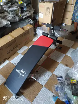 Sit Up Bench With Turning Resistant Rope Is Available