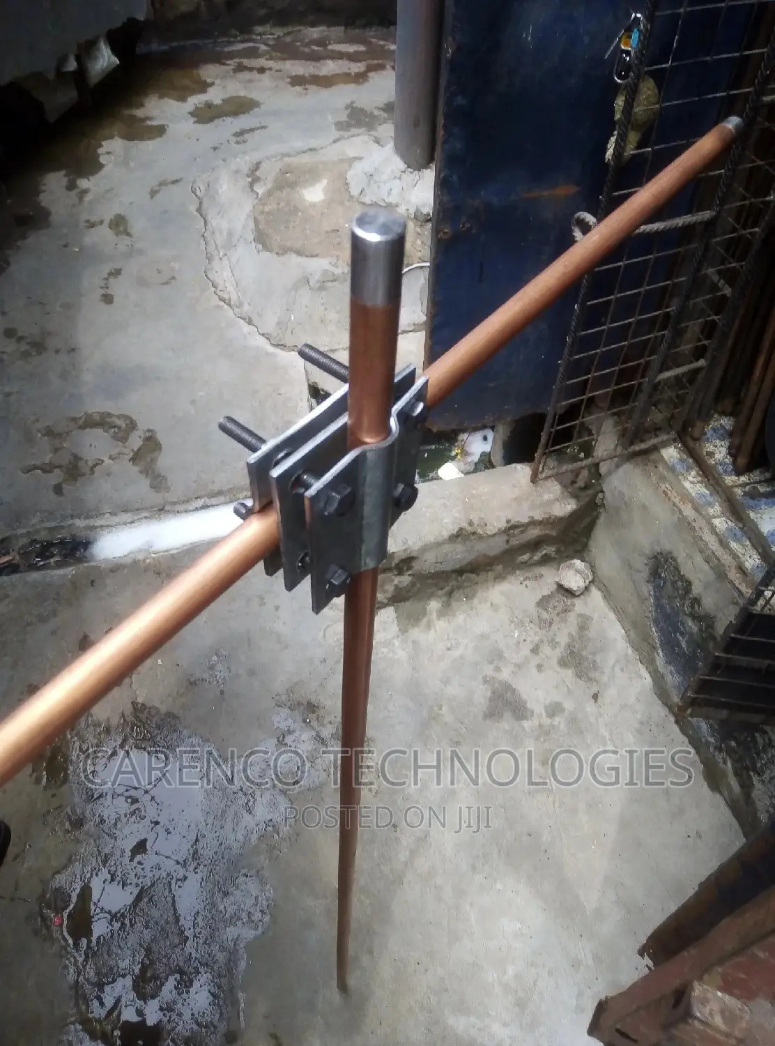 Strip And Strip Connecting Clamp