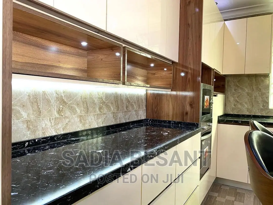 Gloss and Matt Kitchen Cabinet