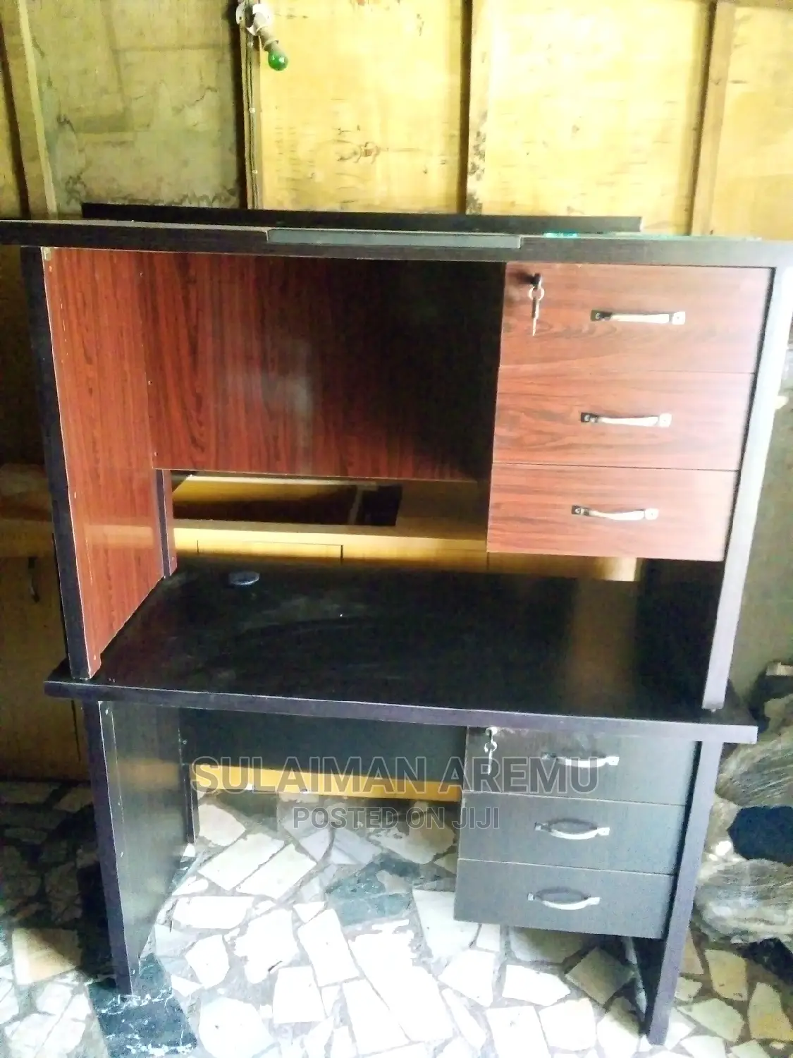 Office Table Very Strong and Reliable