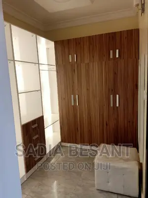 Wardrobe in White and Oak