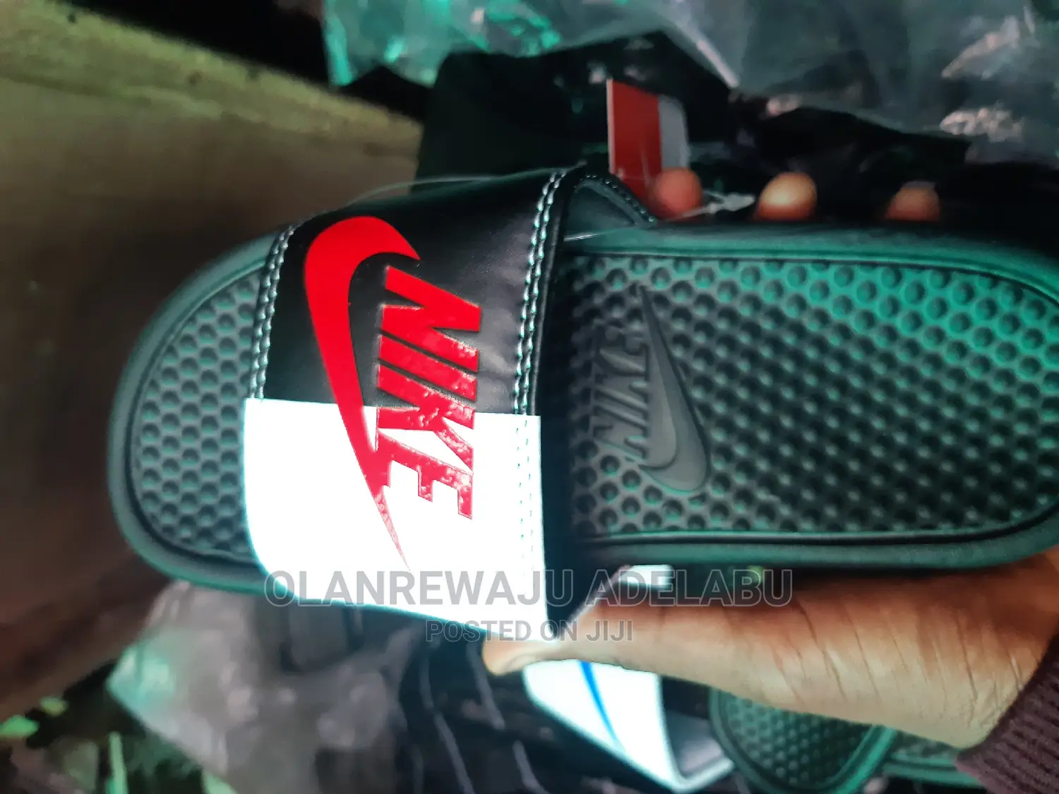 Nike Benassi Slides