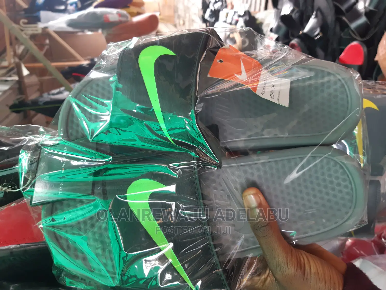 Nike Benassi Slides