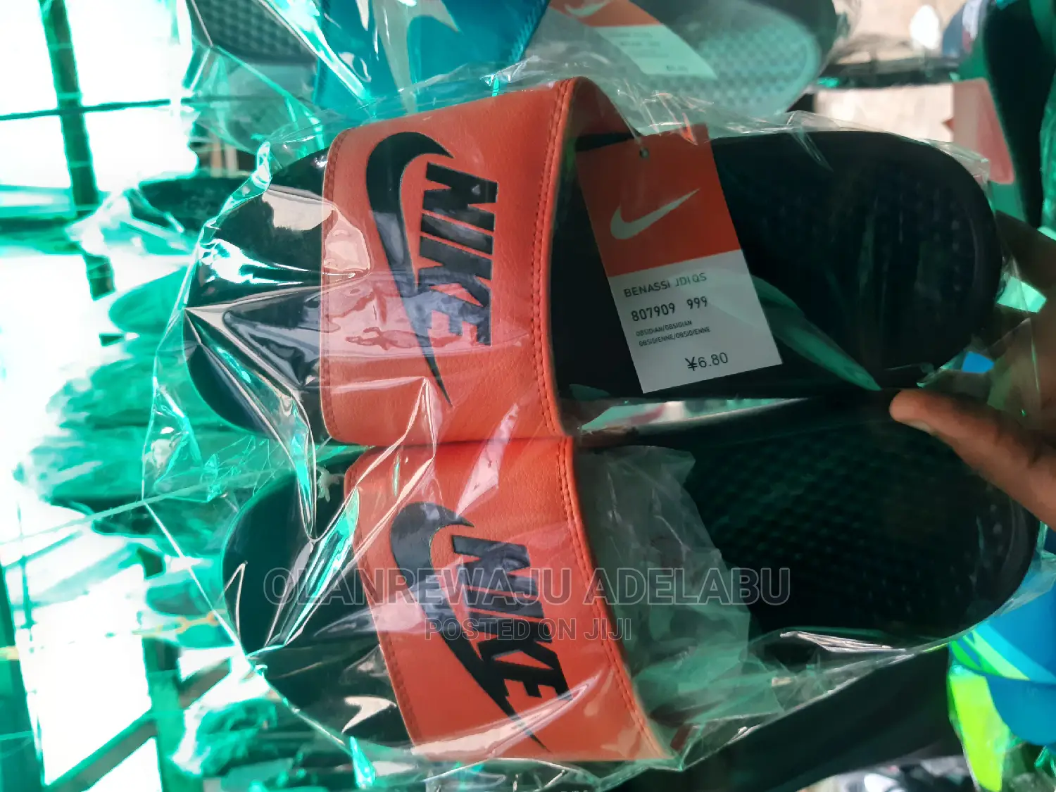 Nike Benassi Slides