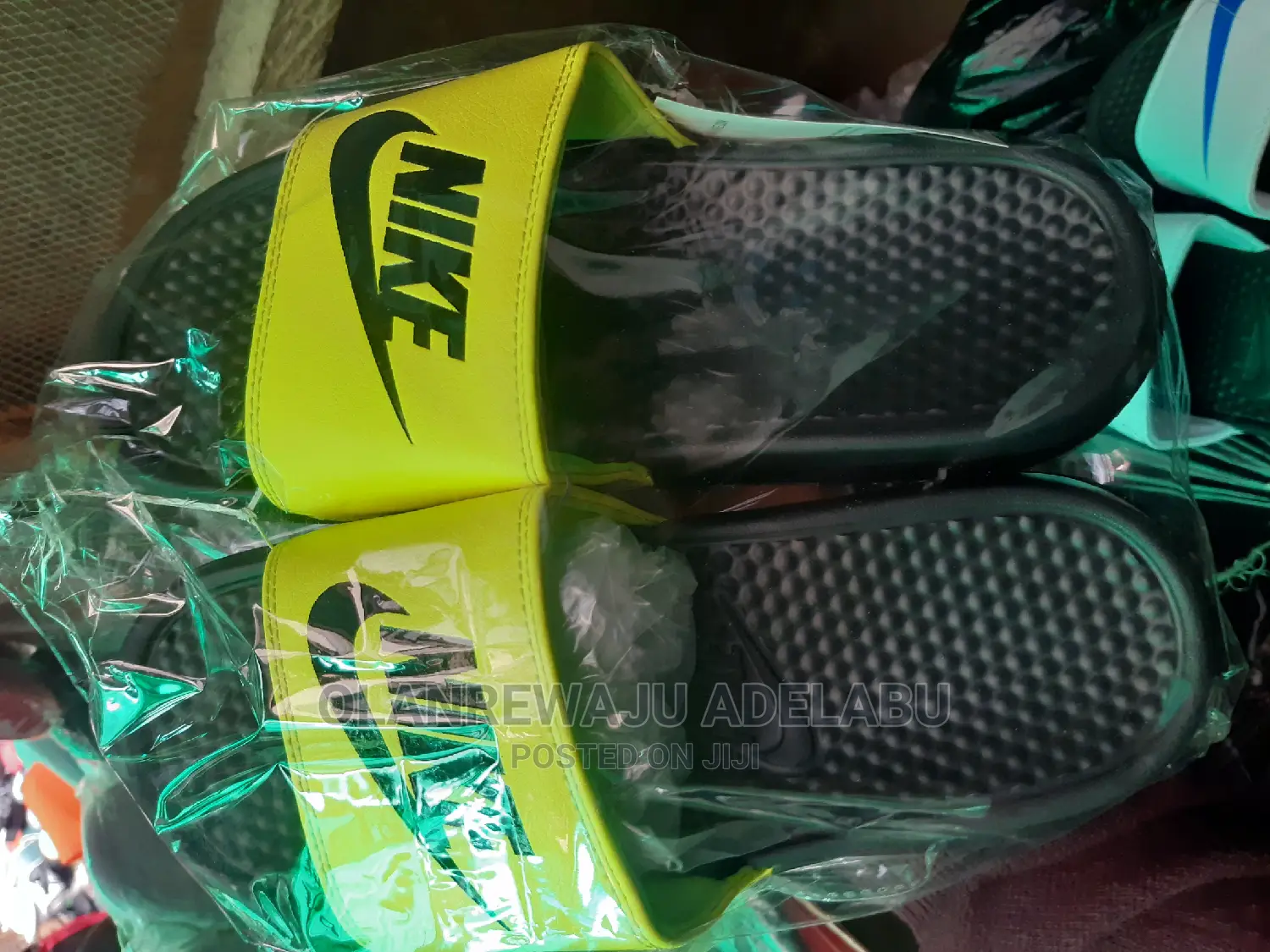 Nike Benassi Slides