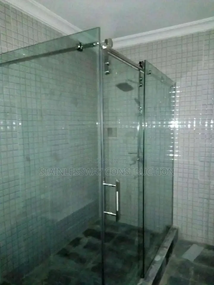 Shower Cubicle (Foreign Roller)