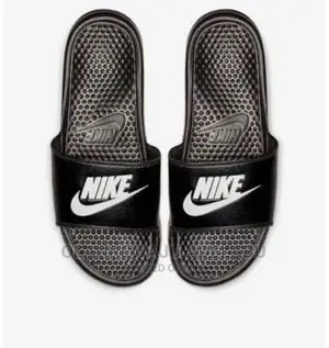 Nike Benassi Slides