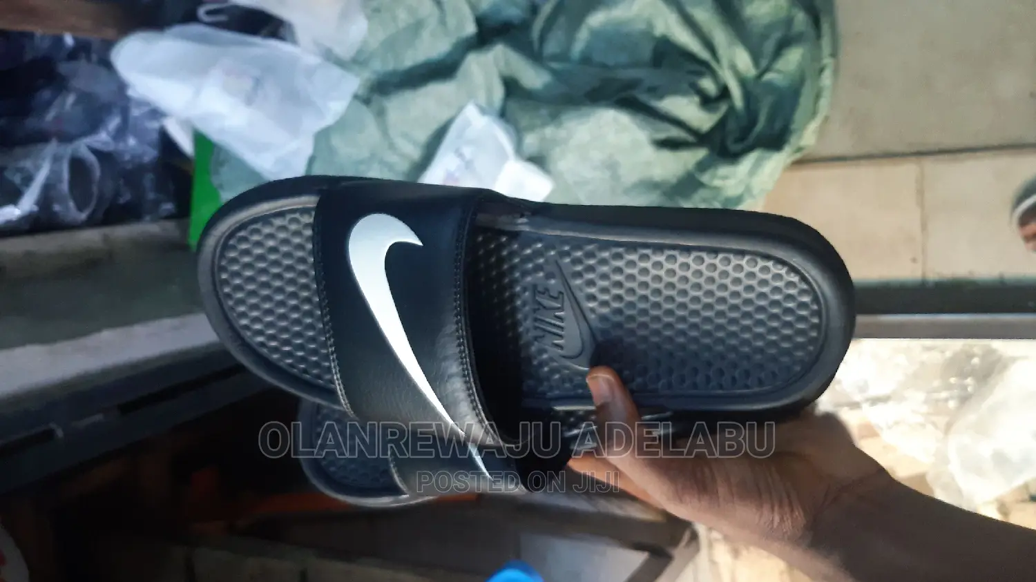 Nike Benassi Slides
