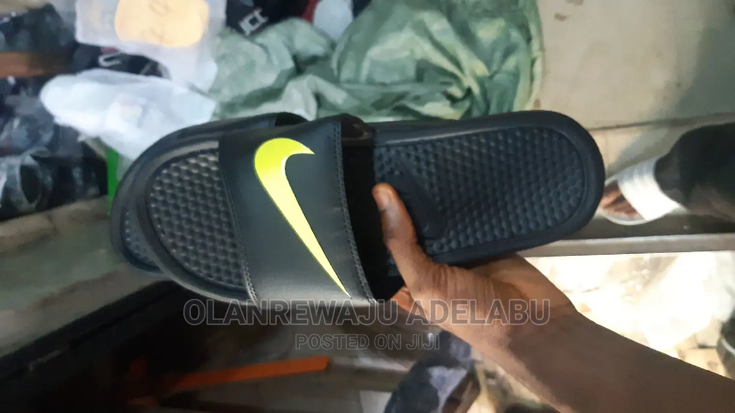 Nike Benassi Slides