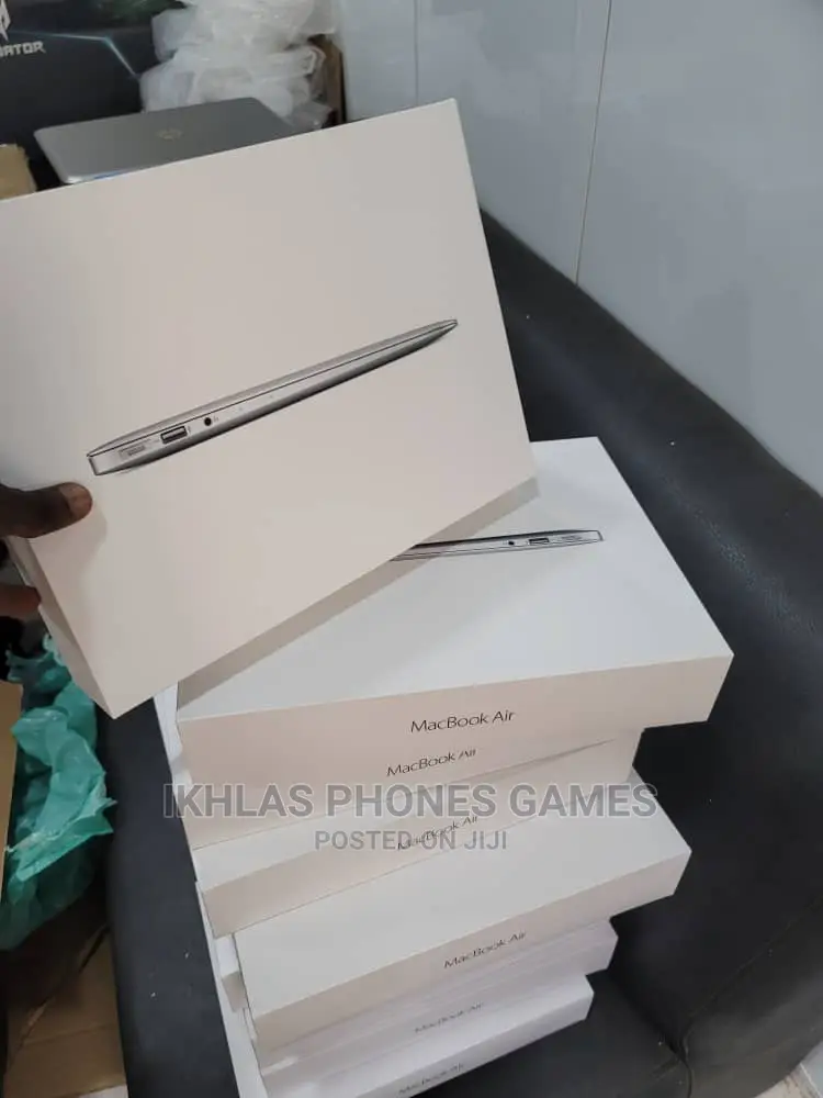 New Laptop Apple MacBook Air 2015 8GB Intel Core I5 128GB