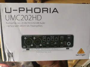 Behringer U-phoria Umc202hd