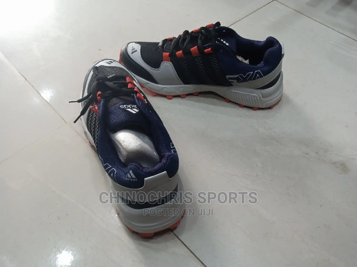 Adidas Sneakers
