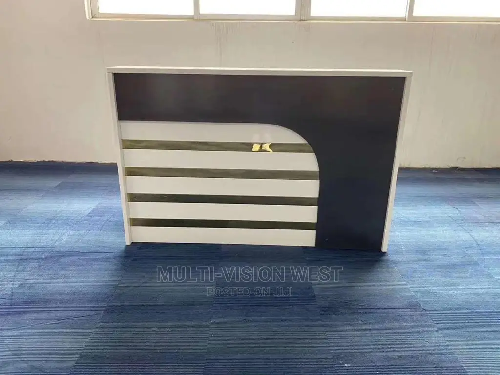 Smart Receptionist Table