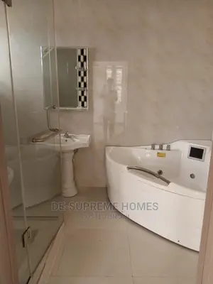 4bdrm Duplex in Sapphire Gardens, Awoyaya for rent