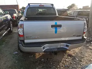 Toyota Tacoma 2010 Silver