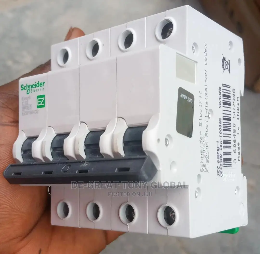 Schneider Breaker 4pole