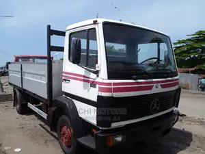 Mercedes Truck 814 Pickup