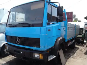 Mercedes Truck Pickup 15 Feet
