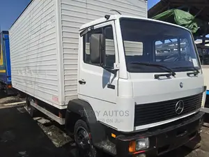Mercedez 814 Van