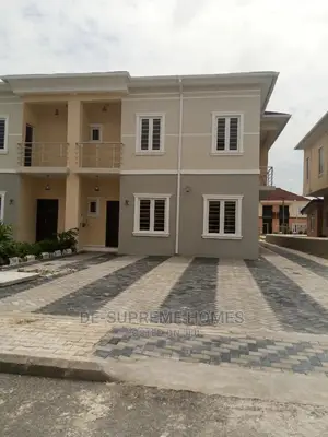 4bdrm Duplex in Sapphire Gardens, Awoyaya for rent